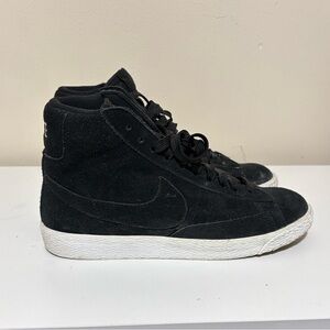 Nike blazer mid.
